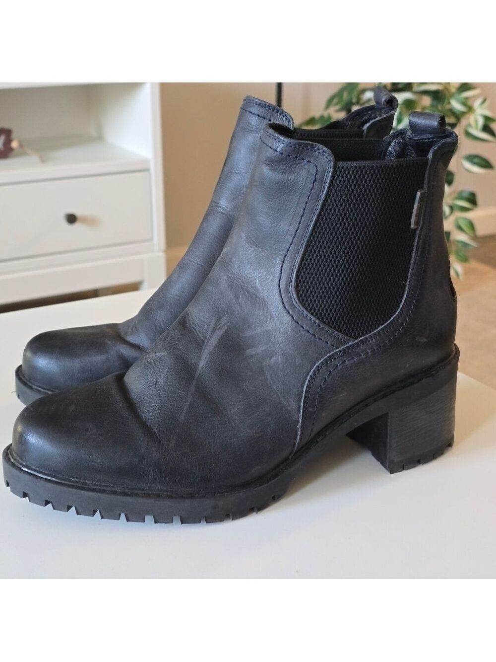 Bullet leather ankle boots color black size 40